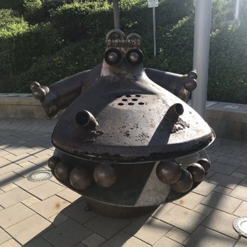 Plaza El Segundo - Cute sculpture by the water fountain - Shopping Centers Near Me - El Segundo, California Plaza El Segundo - Cute sculpture by the water fountain - Shopping Centers Near Me - El Segundo, California