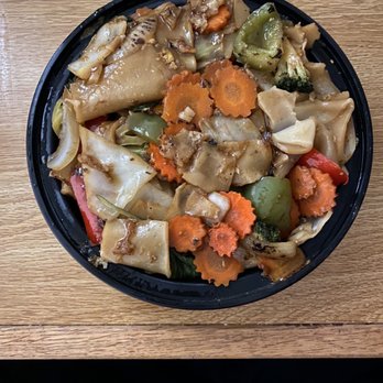 Bangkok Kitchen - Vegetarian Drunken Noodles - Thai Near Me - Odenton, Maryland Bangkok Kitchen - Vegetarian Drunken Noodles - Thai Near Me - Odenton, Maryland