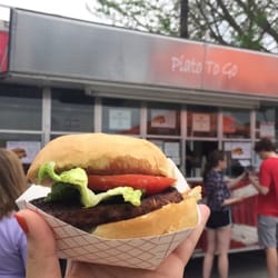 Piato To Go - Veggie burger with the dry stale bun and tiny lettuce