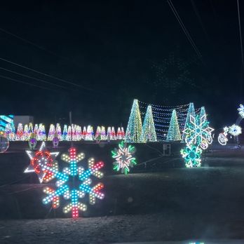 Christmas in Color - Aurora - Amusement Parks Near Me - Aurora, Colorado