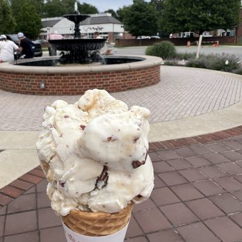 Graeter's Ice Cream - Toffee chip & fountain - Ice Cream & Frozen Yogurt Near Me - Carmel, Indiana Graeter's Ice Cream - Toffee chip & fountain - Ice Cream & Frozen Yogurt Near Me - Carmel, Indiana