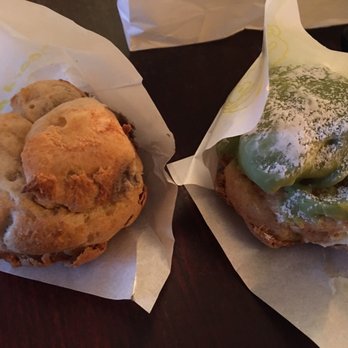 Beard Papa's - Desserts Near Me - Flushing, New York
