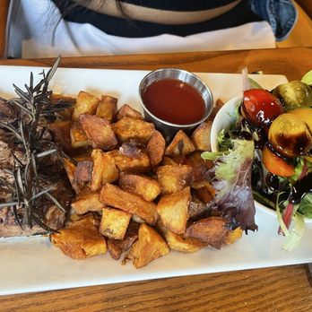 Hootch and Banter - Steak and Salad - New American Near Me - Frederick, Maryland