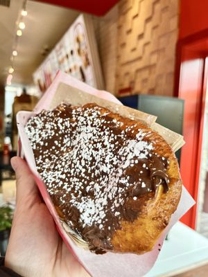 BeaverTails- Queues de Castor (Banff East) by null