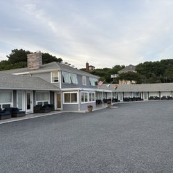 Breakwater Hotel - Storefront