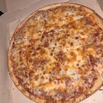 Hungry Howie's Pizza & Subs - 3 cheese blend, butter/garlic seasoned crust - Pizza Near Me - Altamonte Springs, Florida