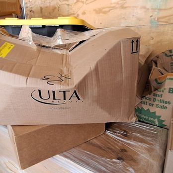 Fox Moving & Storage - Many boxes looked like this. Luckily only one box had damaged goods inside. - Movers Near Me - Knoxville, Tennessee Fox Moving & Storage - Many boxes looked like this. Luckily only one box had damaged goods inside. - Movers Near Me - Knoxville, Tennessee
