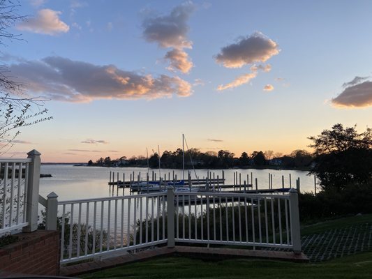 The Tides Inn by null