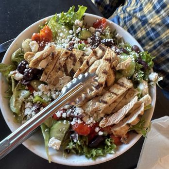 Paisans Pizzeria - Grilled chicken paisan salad - Pizza Near Me - Oak Lawn, Illinois Paisans Pizzeria - Grilled chicken paisan salad - Pizza Near Me - Oak Lawn, Illinois