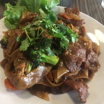 Charm Thai Kitchen - Pad Zi-iu - Thai Near Me - San Diego, California
