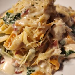 Fettuccine Alfredo with Chicken Fettuccine Alfredo with Chicken