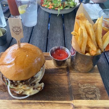 New Realm Brewing - Wagyu Burger - Brewpubs Near Me - Charleston, South Carolina New Realm Brewing - Wagyu Burger - Brewpubs Near Me - Charleston, South Carolina