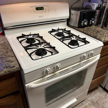 Mya Cleaning Services - Immaculate stove (inside and out) - Home Cleaning Near Me