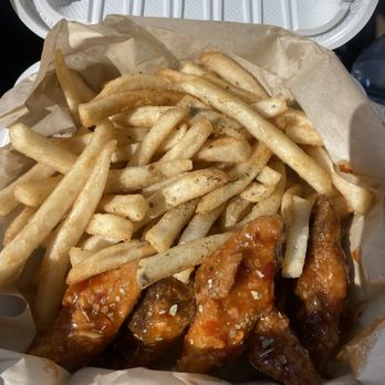Vegan Wangs - Lunch 5 Piece Wing Combo (w/ fries) $15 - Vegan Near Me - Atlanta, Georgia
