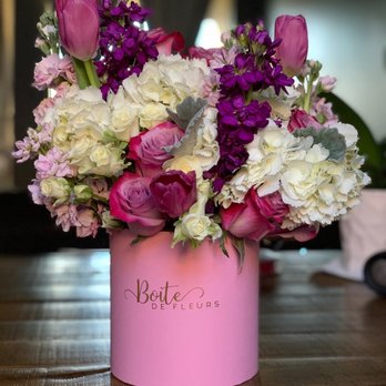 Boite De Fleurs - Valentines Day Flowers - Florists Near Me - Phoenix, Arizona