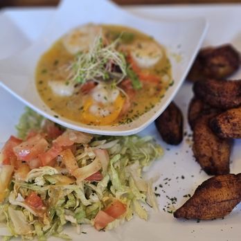 Islote Beach Restaurant - Shrimp w/garlic sauce and maduros - Seafood Near Me - Arecibo, Puerto Rico