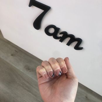 7AM nails - Nail Salons Near Me - Chicago, Illinois