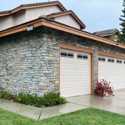 Pyramid Rock And Block Masonry - Faux stone siding
