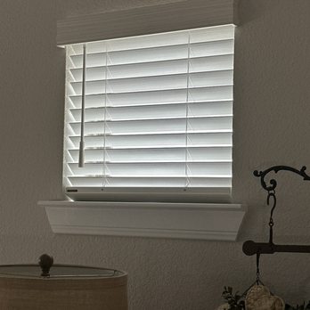 Bumble Bee Blinds of Rockwall - Wood blinds on small living room windows - Shades & Blinds Near Me