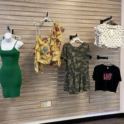 Pure Juice Bar - Fashion and a Smoothie Shop... Yes please!