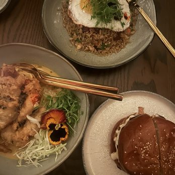 The Night We Met - Hong kong fried rice, Soft shell crab curry and Wagyu burger - Cocktail Bars Near Me - Los Angeles, California
