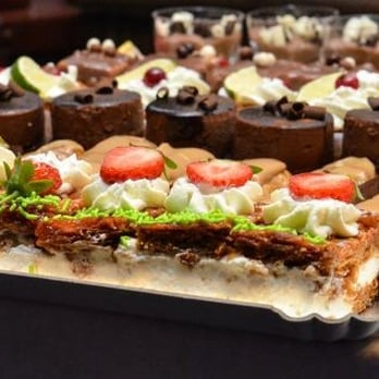 Hemingway - buffet offert par la maison - Lounges Near Me - Brest, 29
