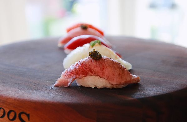 HandoSake Sushi by null