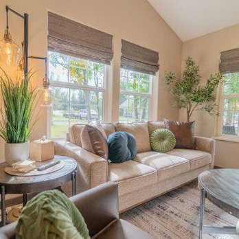 Quarter 54 - One of the living rooms - Vacation Rentals Near Me - Palmer, Alaska