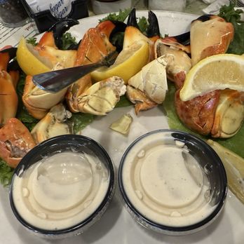 Anna Maria Oyster Bar - Ellenton - Stone Crabs - Seafood Near Me - Ellenton, Florida Anna Maria Oyster Bar - Ellenton - Stone Crabs - Seafood Near Me - Ellenton, Florida