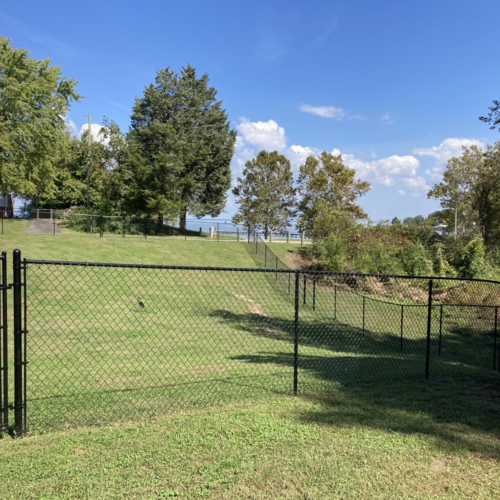Payless Fencing - Fences & Gates Near Me - Fredericksburg, Virginia