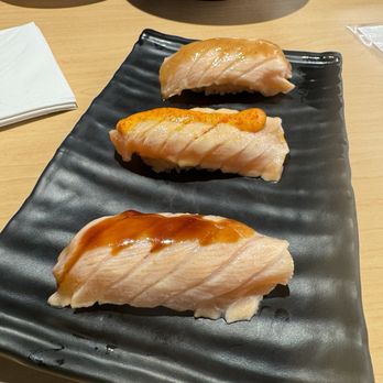 Waka Sakura - Seared salmon trio - Conveyor Belt Sushi Near Me - Gardena, California