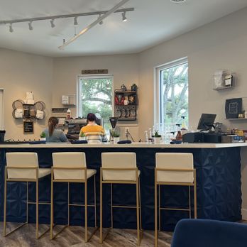 Blue Dog Bistro - Coffee bar with fancy coffees or regular coffee or hot chocolate - Coffee & Tea Near Me - Gulfport, Mississippi