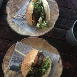 Wall Stock - Dutch burger (halved)