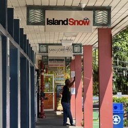Island Snow Hawaii - Outside signage