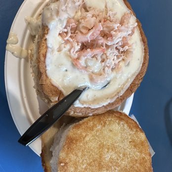 Splash Cafe - Bread Bowl of Clam Chowder - American Near Me - Pismo Beach, California