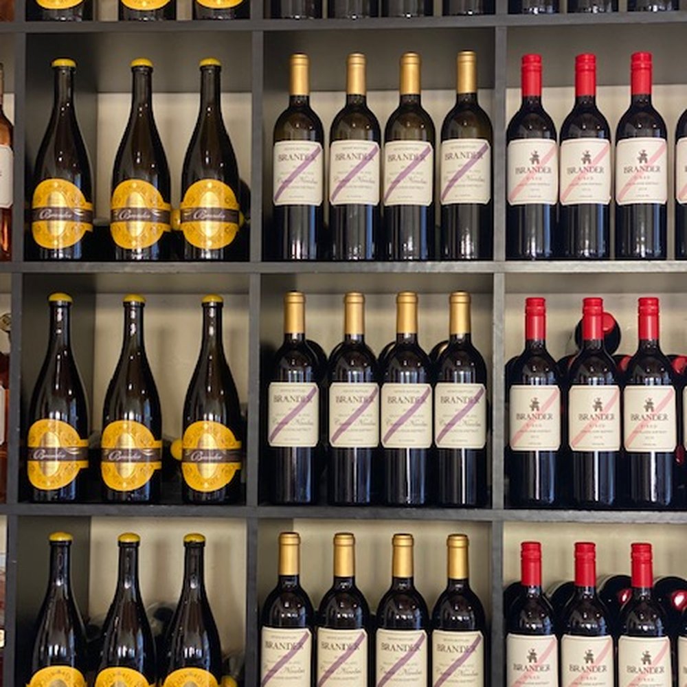 Yummy bottles of vino! Yummy bottles of vino!