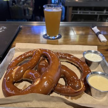 Blind Owl Brewery - Pretzels and Hazy - Brewpubs Near Me - Indianapolis, Indiana
