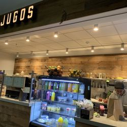 MBTA - Back Bay Station - Jugos!