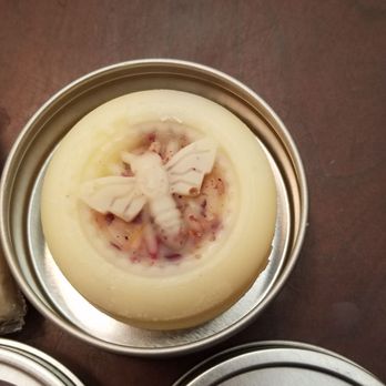 Green Iguana Bath & Body - Love this lotion bar, smells amazing! - Cosmetics & Beauty Supply Near Me - Jacksonville, Florida