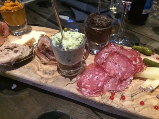 Champagne+Fromage by null