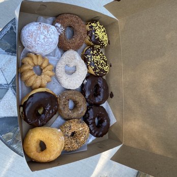 Spunky Dunkers Donuts - A dozen donuts - Donuts Near Me - Palatine, Illinois
