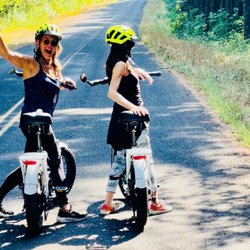 Bike the Gorge - Along the road before taking the bike trails!