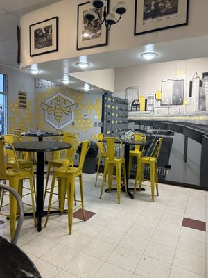 Bee's Pastry Café by null