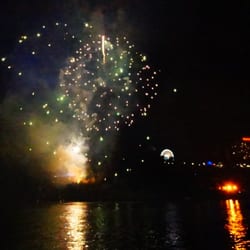 Discovery Tours Unlimited - Fireworks from the base of the falls