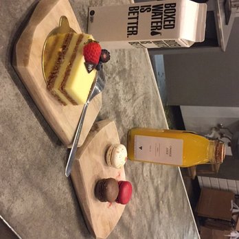 Tout Suite - Boxed water is better - Cafes Near Me - Houston, Texas