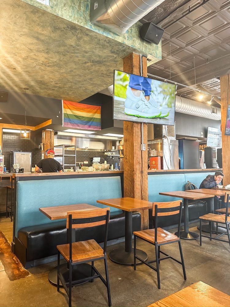 Illegal Pete's Lodo