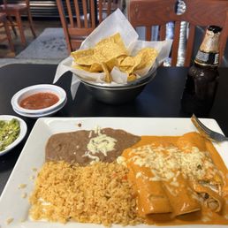 Chicken enchiladas El Primo Chicken enchiladas El Primo