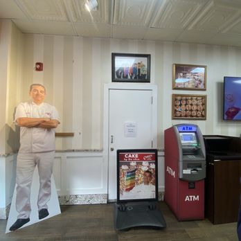 Carlo's Bakery - Bakeries Near Me - Hoboken, New Jersey