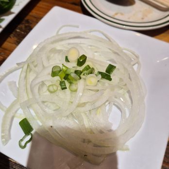 Saigon Rolls - Side of sliced onions - Vietnamese Near Me - Alexandria, Virginia