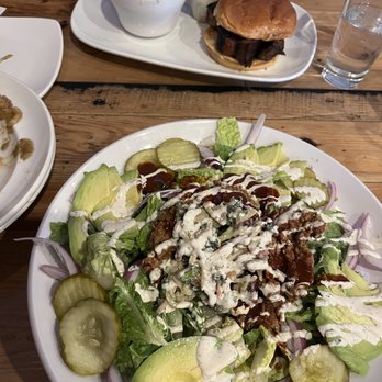 David Alan Alan's Smokehouse & Saloon - Nashville Hot Chicken Salad, Burnt Ends Sandwich - Smokehouse Near Me - Mukwonago, Wisconsin David Alan Alan's Smokehouse & Saloon - Nashville Hot Chicken Salad, Burnt Ends Sandwich - Smokehouse Near Me - Mukwonago, Wisconsin